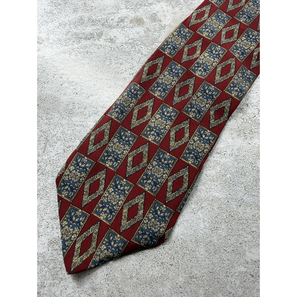 The Metropolitan Museum Of Art Tie Mens One Size Red 100% Silk Jacquard